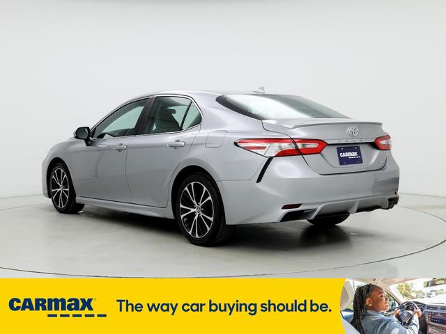2020 toyota camry se