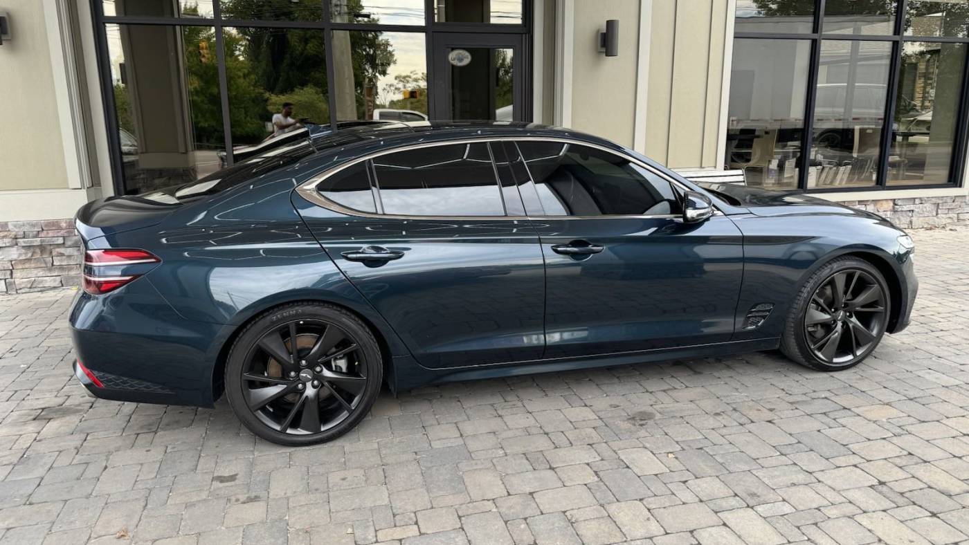2023 genesis g70 2.0t