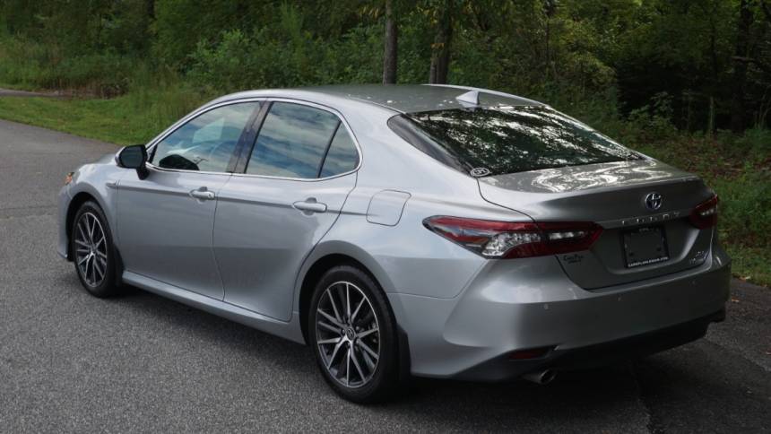2021 toyota camry hybrid xle