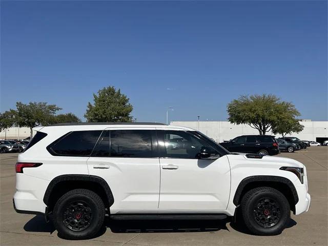 2023 toyota sequoia base