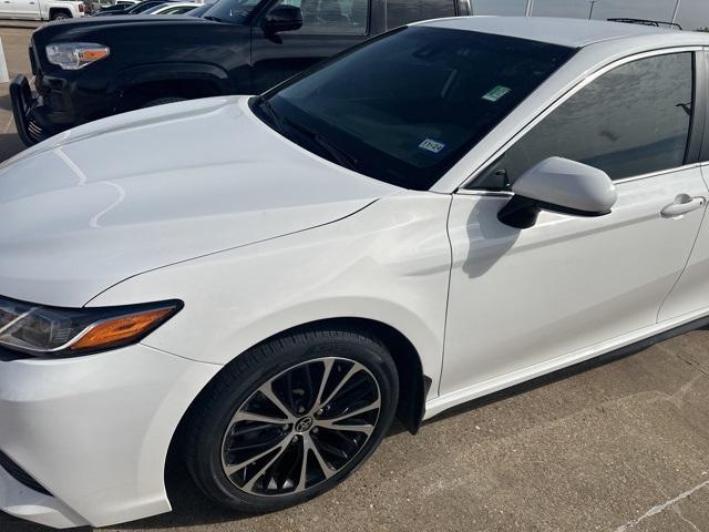 2020 toyota camry se