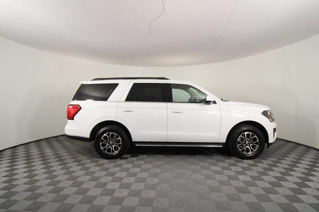 2022 ford expedition xlt