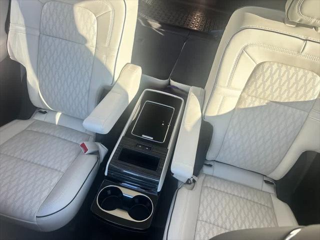 2022 lincoln aviator black label awd