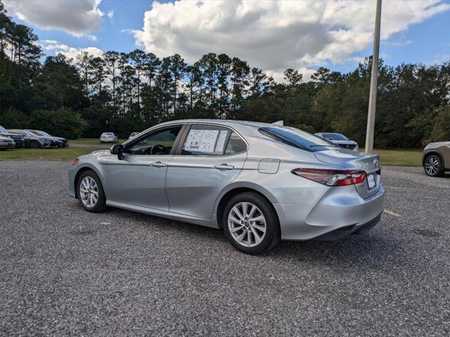 2022 toyota camry le