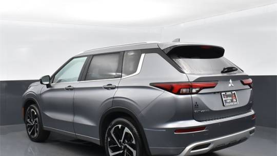 2022 mitsubishi outlander sel
