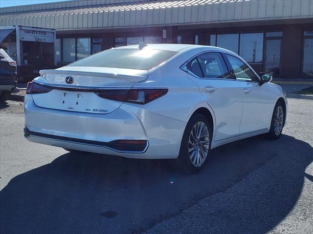 2021 lexus es 250 base