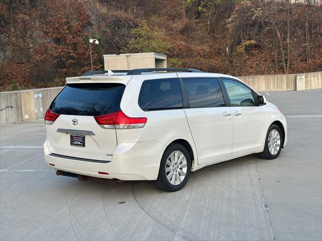 2012 toyota sienna limited