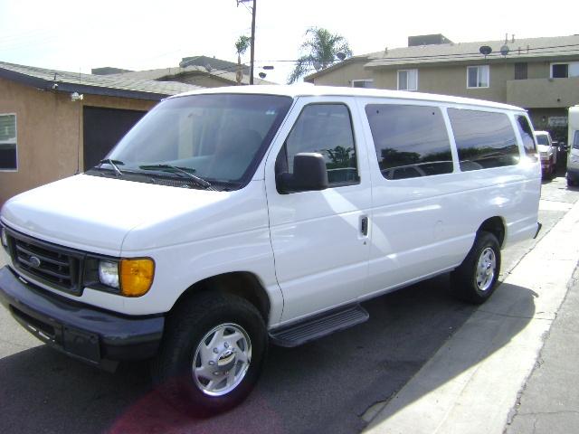 2006 ford e350 super duty xl extended wagon