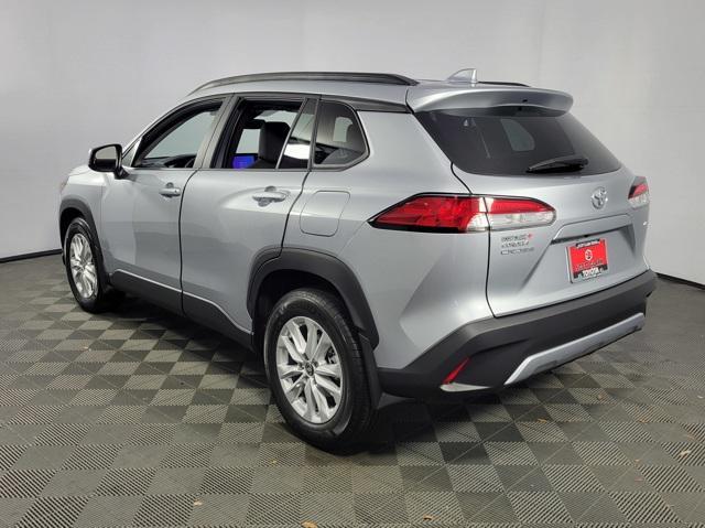 2024 toyota corolla cross le