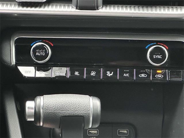 2022 kia k5 gt-line