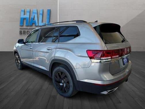 2024 volkswagen atlas 2.0t se in brookfield, wisconsin