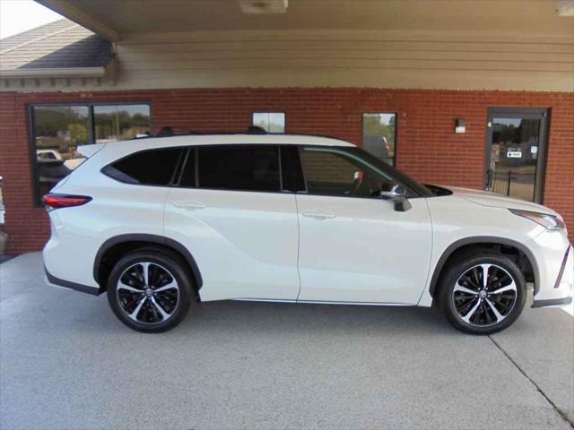 2021 toyota highlander xse