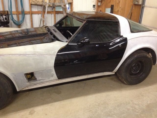 1981 corvette - silver metallic t-tops l81 5.7l v8 auto a/c