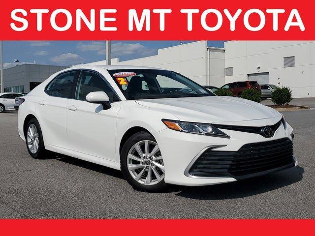 2022 toyota camry le