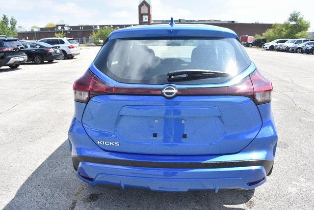2023 nissan kicks s