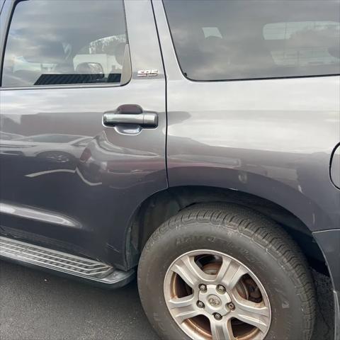 2014 toyota sequoia sr5