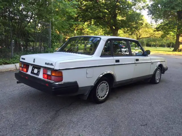 1992 volvo 240 gl 4dr sedan 2.3l 4cyl - automatic - sunroof-no reserve!