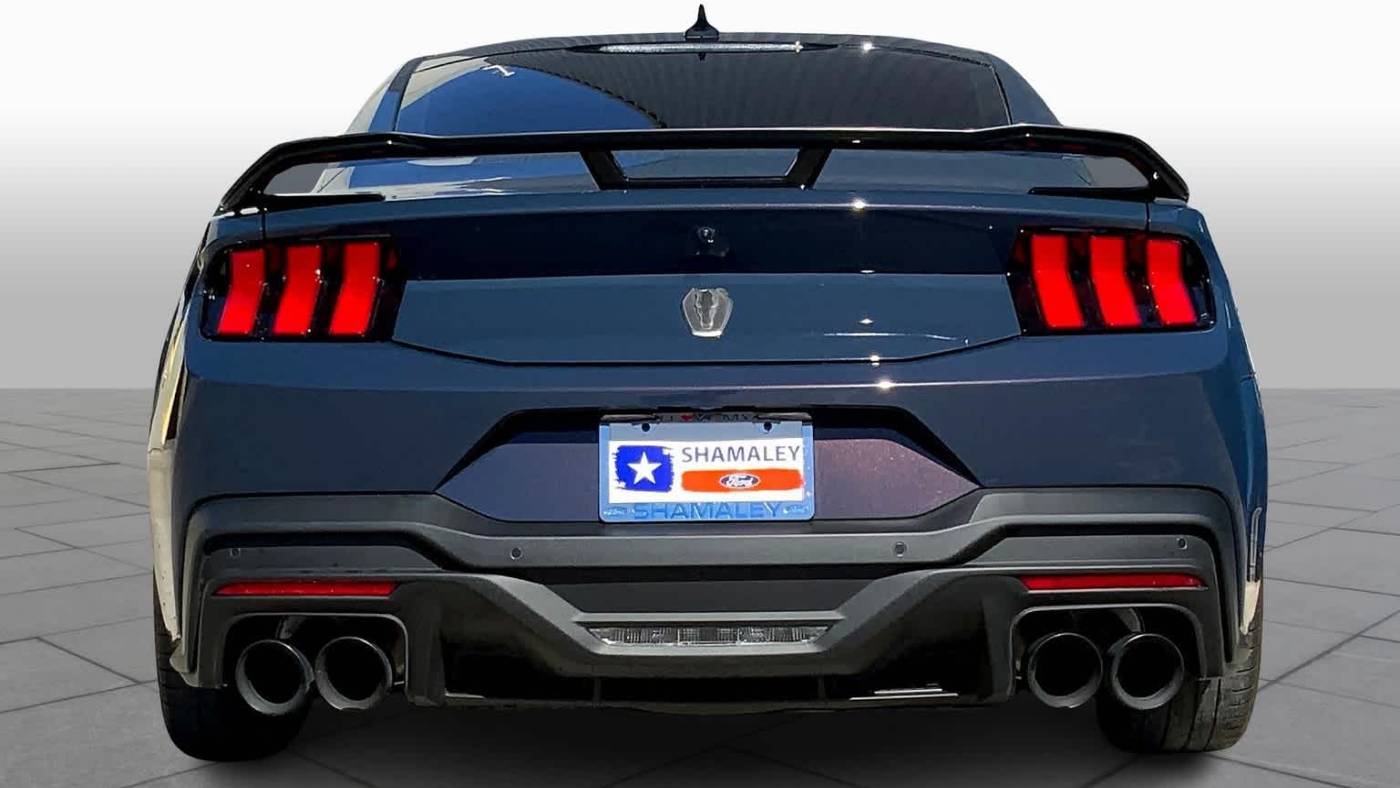 2024 ford mustang dark horse