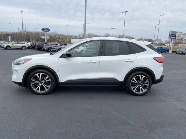 2022 ford escape se