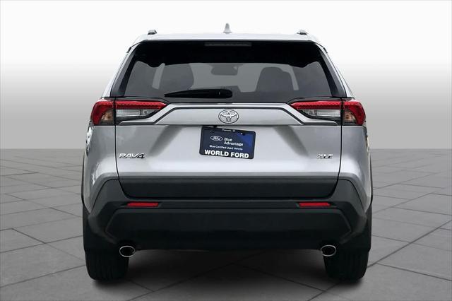 2022 toyota rav4 xle