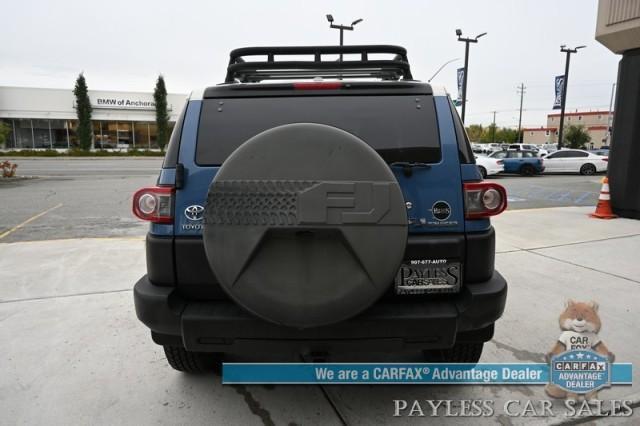2012 toyota fj cruiser base