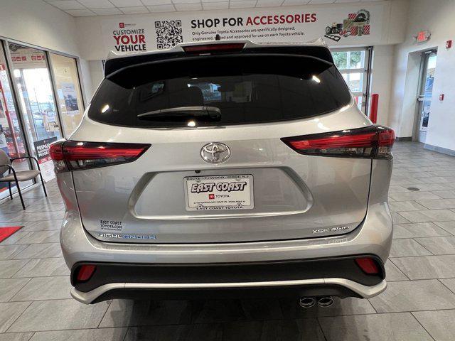 2021 toyota highlander xse