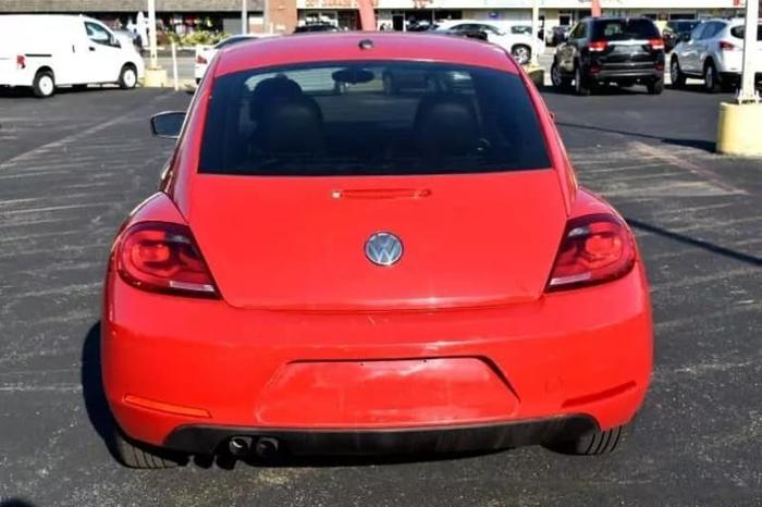 2012 volkswagen beetle in crestwood, illinois