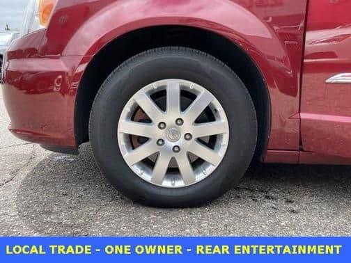 2016 chrysler town & country touring front-wheel drive lwb passenger van in grandville, michigan