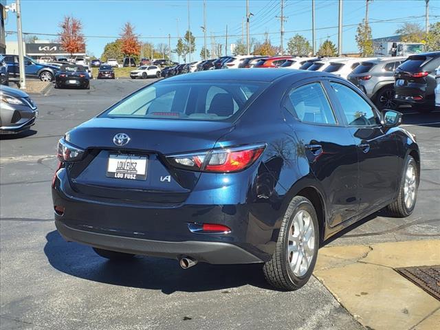 2018 toyota yaris ia base