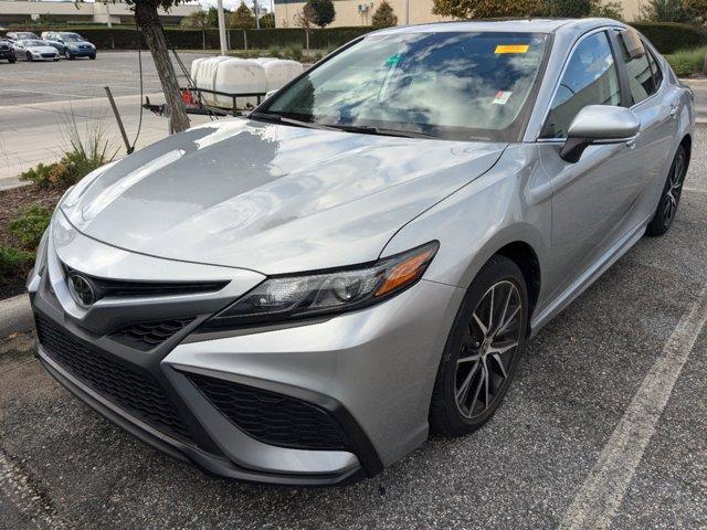 2022 toyota camry se