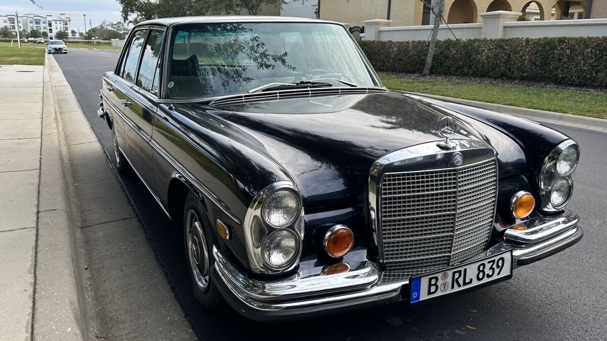1972 mercedes-benz 280se 4.5 sedan midnight blue