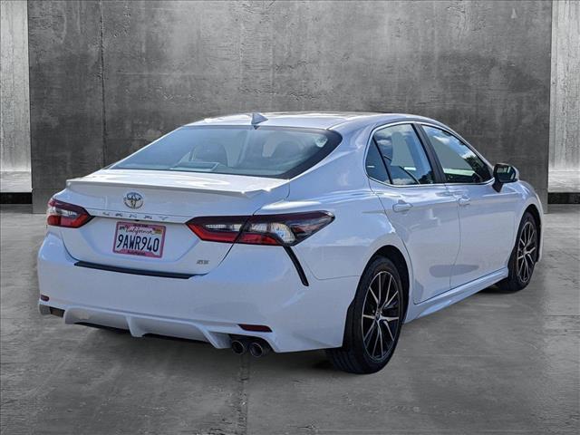 2022 toyota camry se