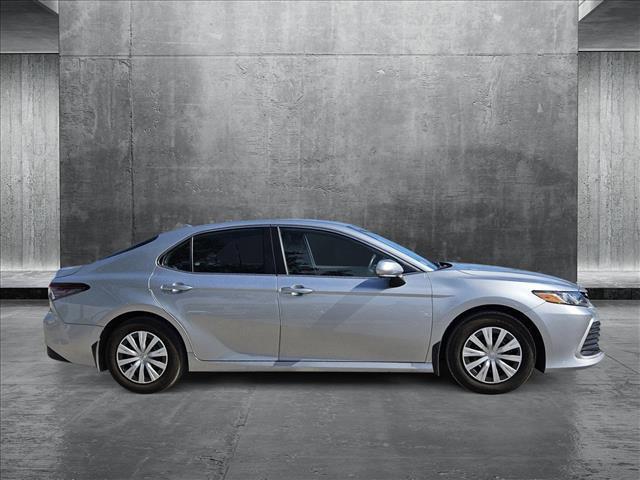 2024 toyota camry hybrid le