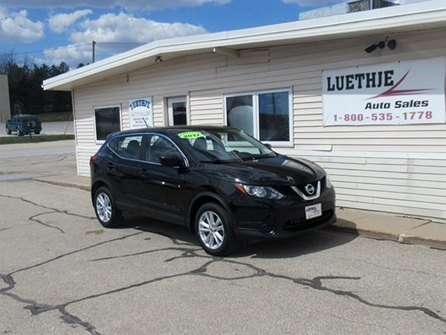2017 nissan rogue sport s