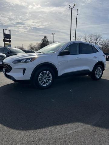2022 ford escape se
