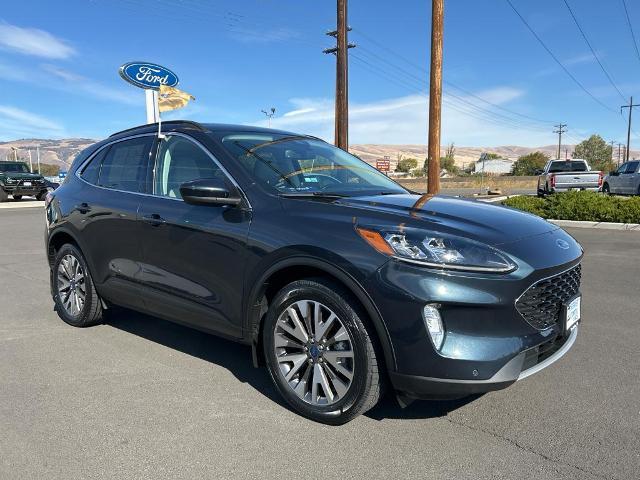 2022 ford escape titanium