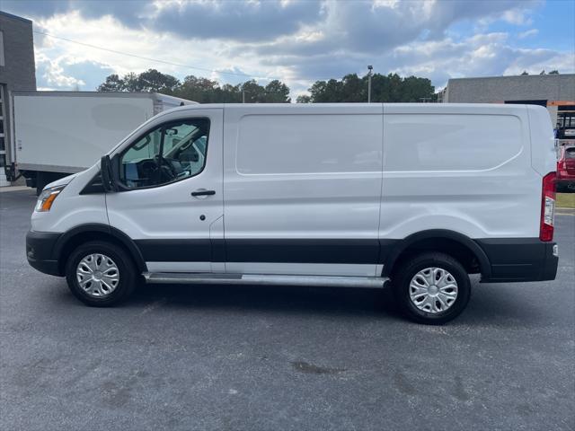 2022 ford transit-250 base