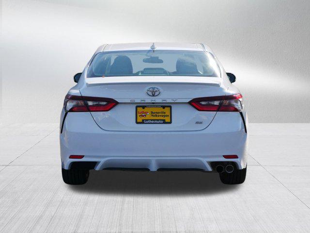 2021 toyota camry se
