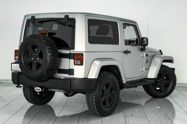 2012 jeep wrangler sahara