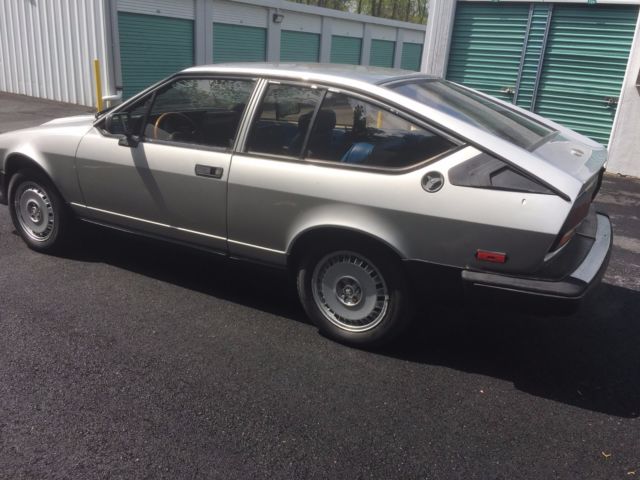 alfa romeo gtv6 1982 silver, new paint, custom interior, mechanically sound