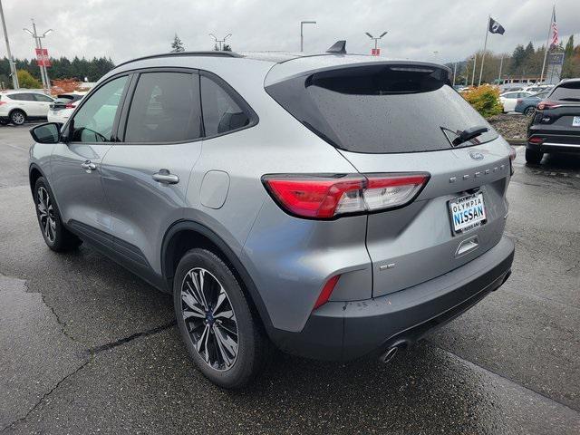 2021 ford escape se
