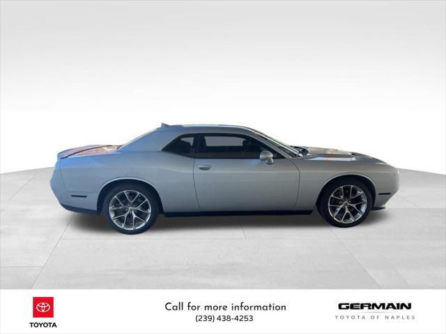 2020 dodge challenger sxt