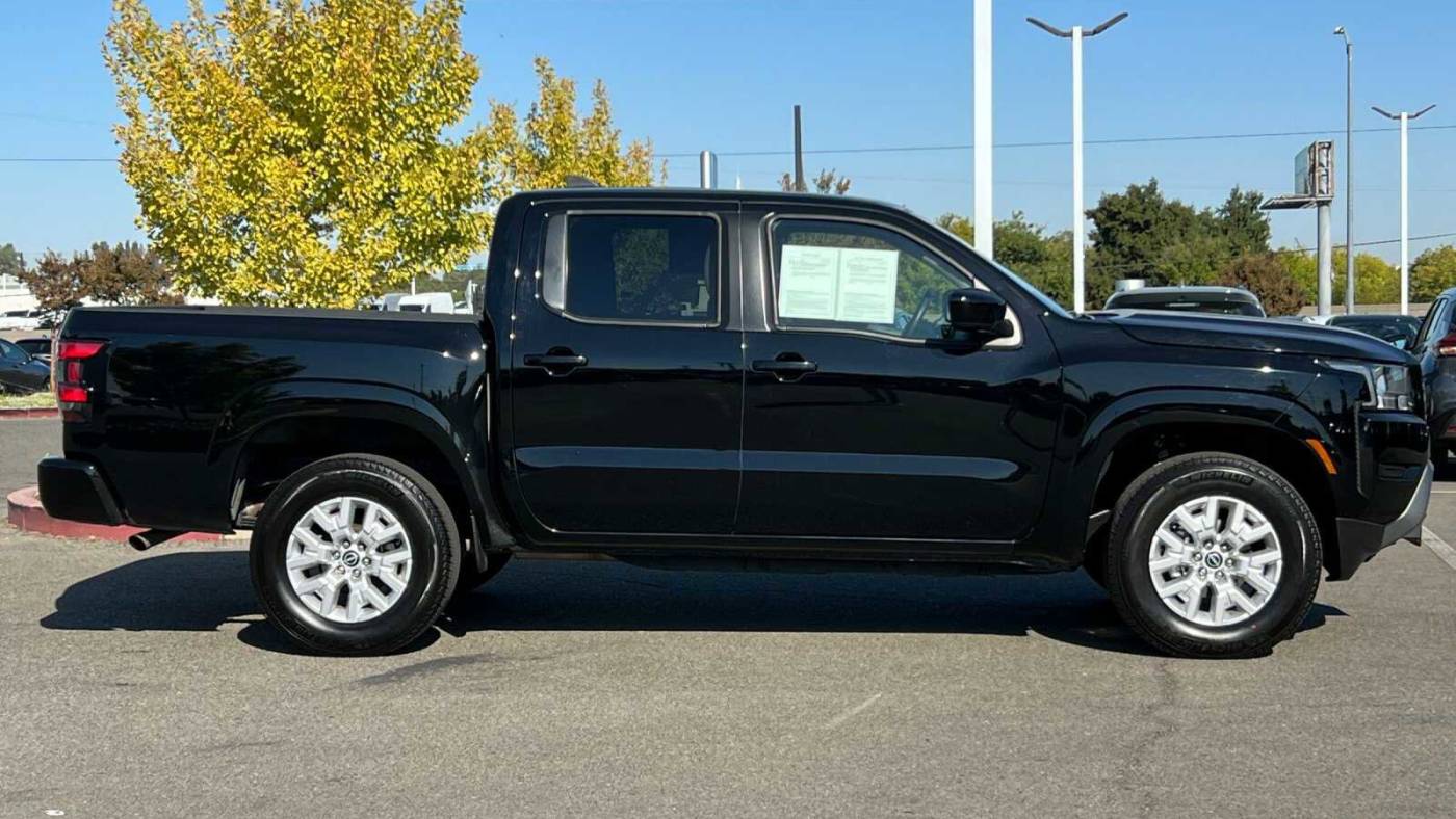2023 nissan frontier sv