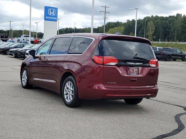 2022 chrysler voyager lx