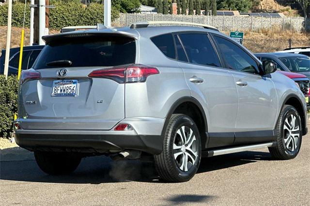 2018 toyota rav4 le