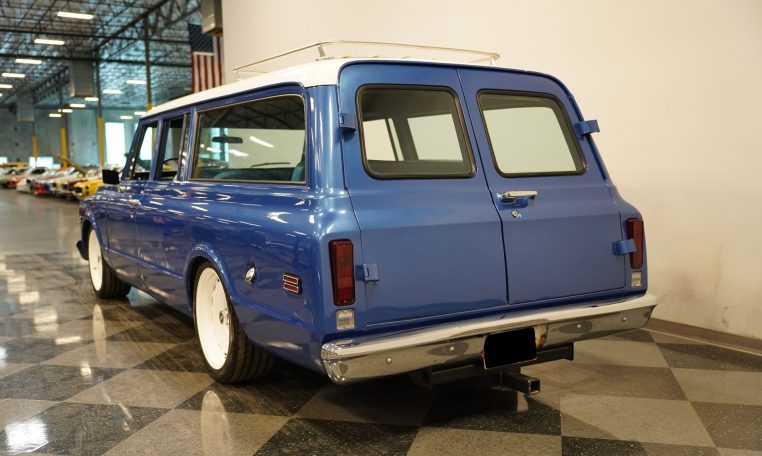 1972 chevrolet suburban restomod