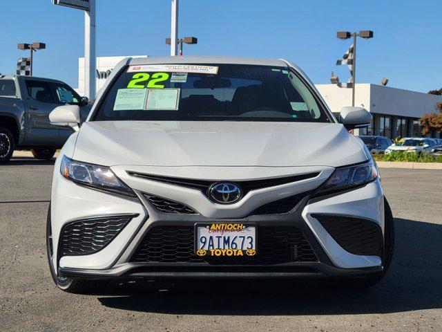 2022 toyota camry se