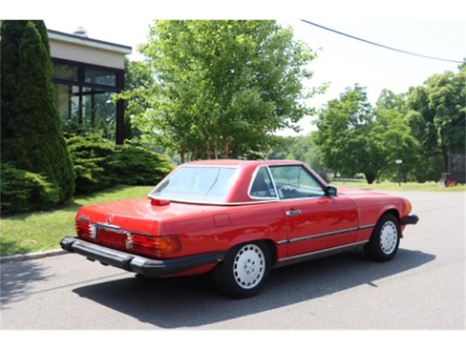 1986 mercedes-benz 560sl in astoria, new york