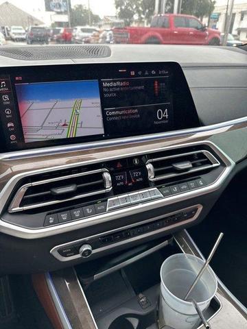 2022 bmw x5 m50i