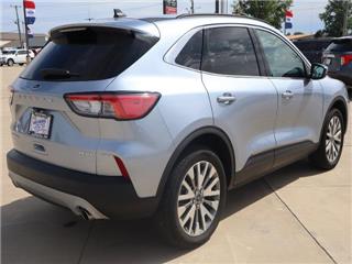 2022 Ford Escape titanium